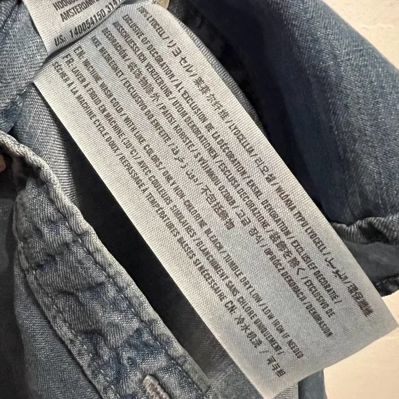 ABERCROMBIE & Fitch Lyocell Chambray Button Down Blouse Top Small - Picture 3 of 5